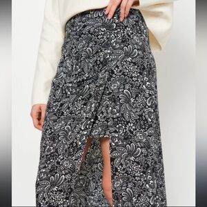Stradivarius Asymmetrical Black and White Skirt